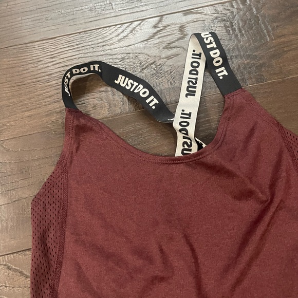 Nike Dri-Fit Women’s Racer Back Top ‘Just Do It’ Straps Size XS Maroon - Picture 3 of 5